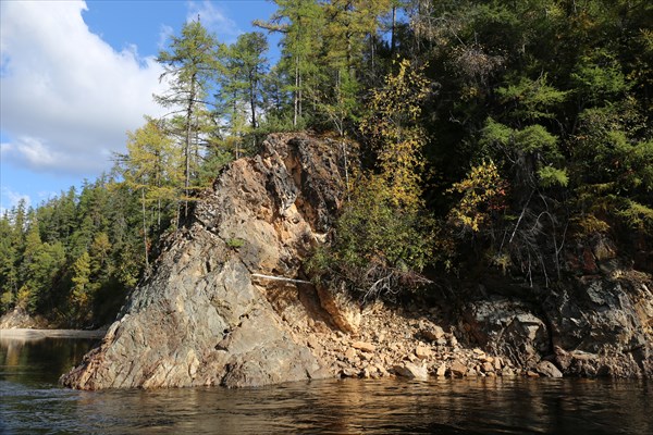 Утёс на Мае